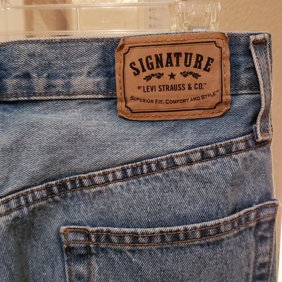 Levi's Denim - ***HOST PICK*** LEVI Signature 501 Jean's Size 30